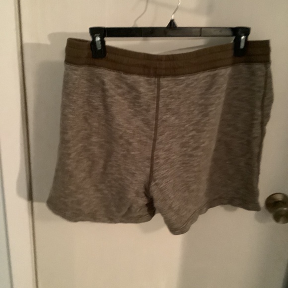 GAP casual drawstring shorts XL - Picture 2 of 3